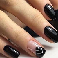Nail Art geometria bianca su CND Shellac nero e trasparente